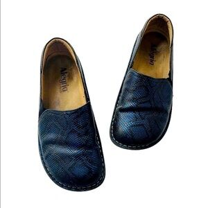 Alegria Debra Navy Python Clogs Size 7/7.5
